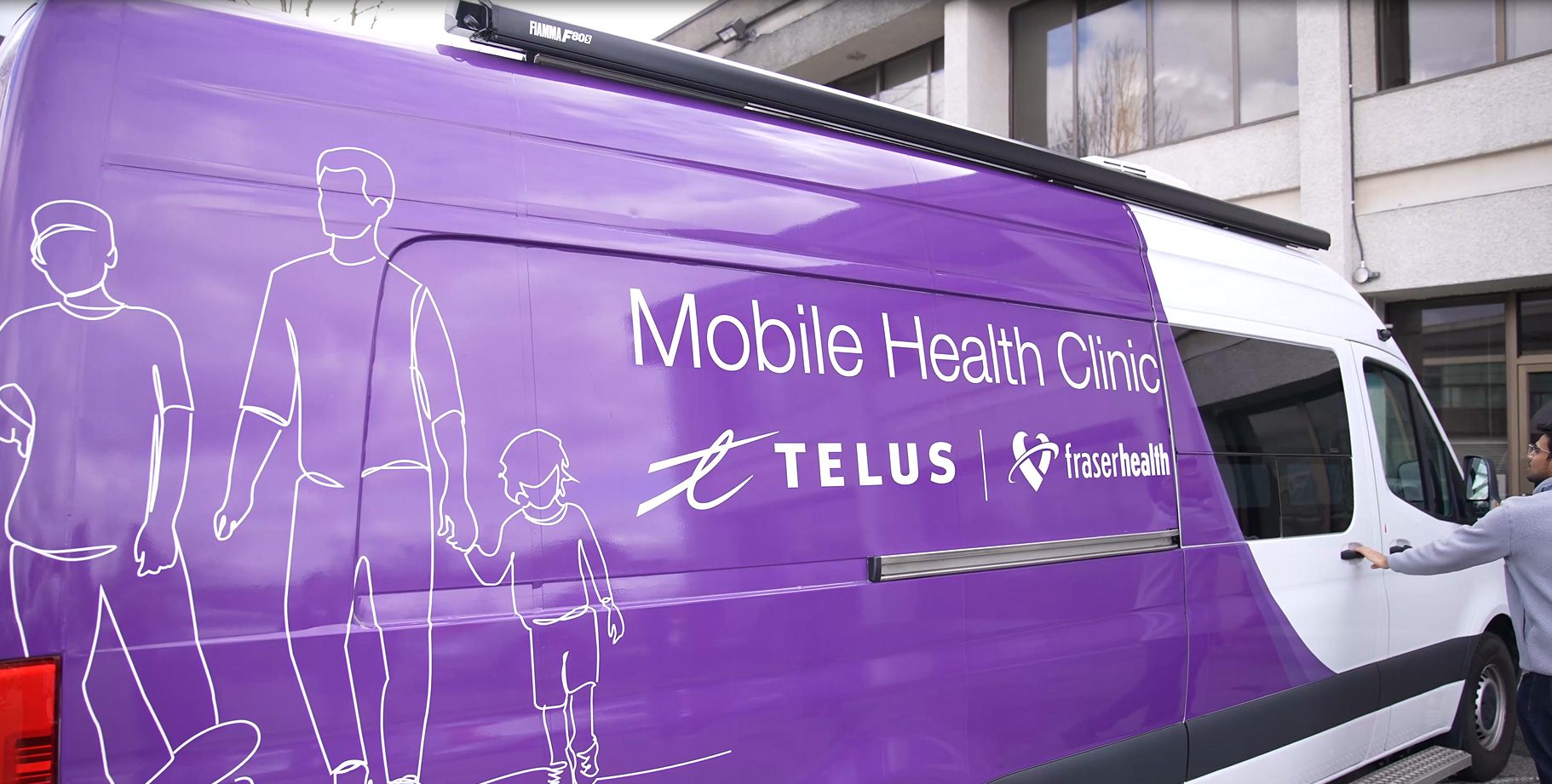 mobile-health-clinic-makes-health-care-more-accessible